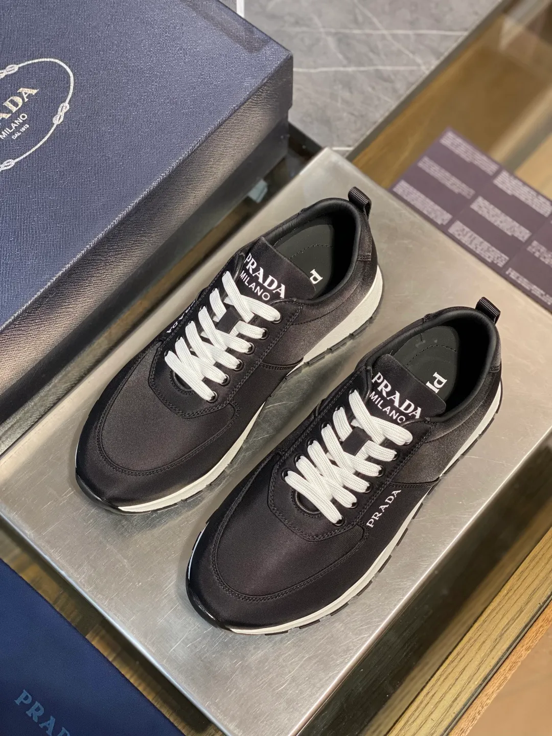 💰660 PRAD*Prax 01 Regenerated Nylon Sneakers ♞size; 39~46 Form and function merge into one, sports inspiration and exquisite craftsmanship quietly meet: Prada men’s sneaker series features unique and clever designs, including Prada Downtown, Cloudbust Thunder 57 #Prada Collision Cross.